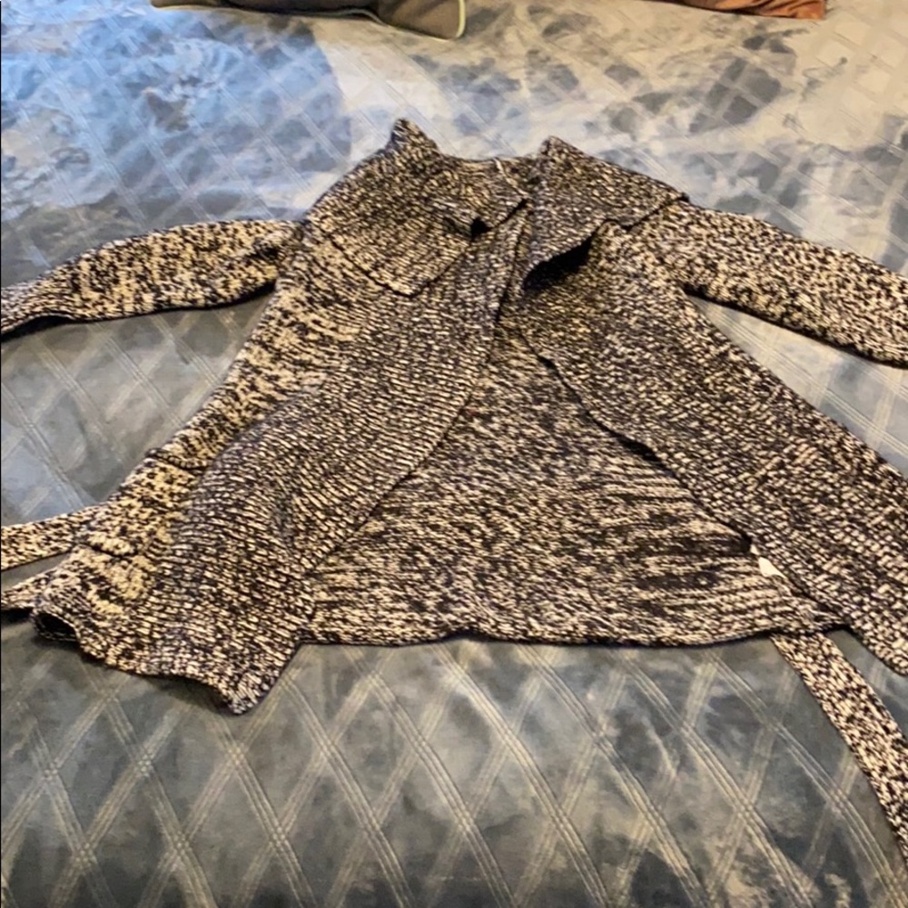 Gap sweater